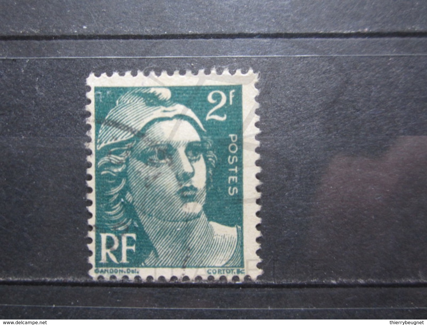 VEND BEAU TIMBRE FRANCE N° 713 , FOND LIGNE !!! (a) - Used Stamps