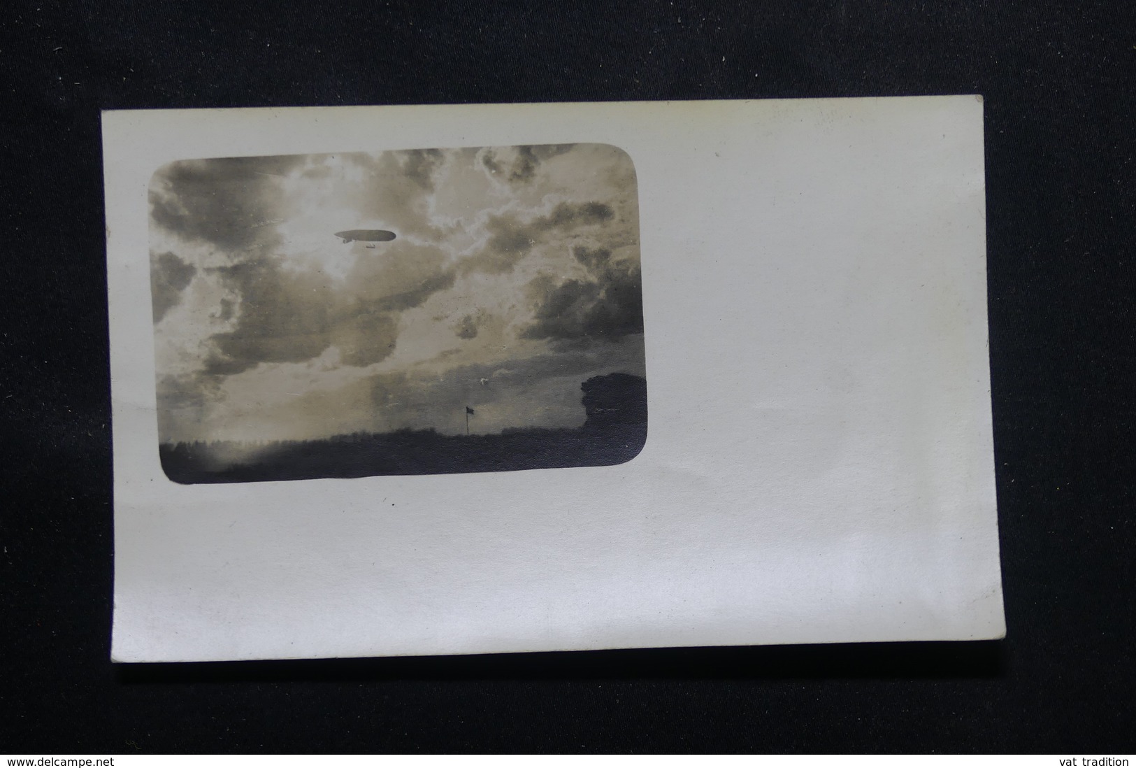 AVIATION - Carte Postale Photo - Un Dirigeable évoluant Dans Le Ciel - L 59603 - Dirigeables