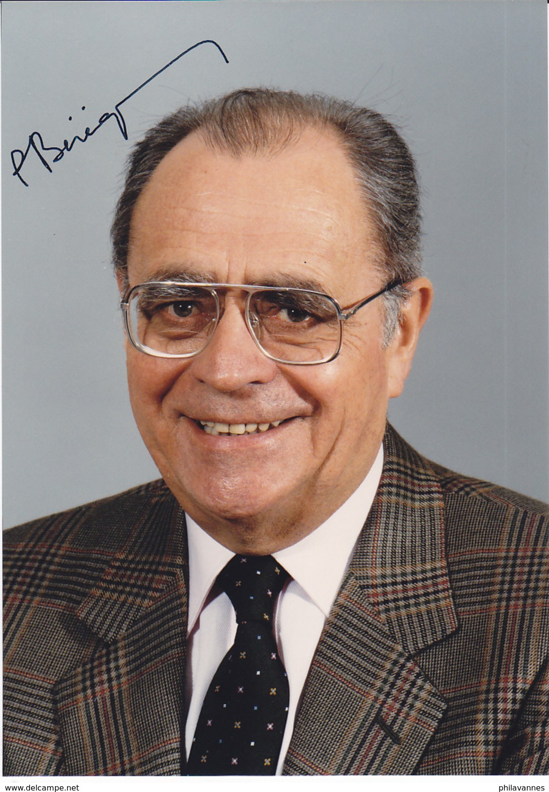 France,  MINISTRE DE L'ECONOMIE , PIERRE BEREGOVOY, PHOTOGRAPHIE AVEC AUTOGRAPHE IMPRIME  ( Gouv/7) - Autres & Non Classés