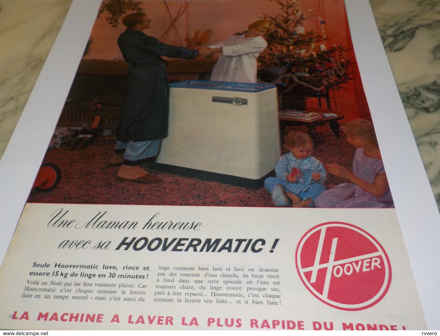 ANCIENNE  PUBLICITE MAMAN HEUREUSE AVEC SA  HOOVERMATIC 1960 - Autres Appareils