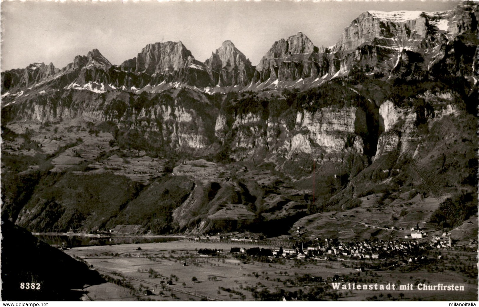 Walenstadt Mit Churfirsten (8382) - Walenstadt