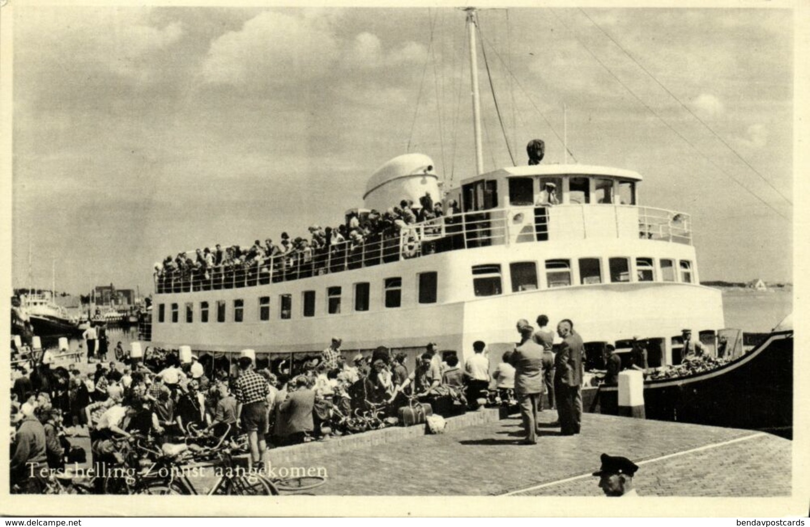 Nederland, TERSCHELLING, Veerboot Optijd Aangekomen (1960) Ansichtkaart - Terschelling