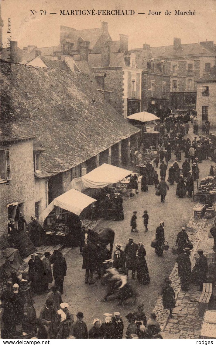 Dep 35 , Cpa MARTIGNE FERCHAUD , N°79 , Jour De Marché (19617) - Autres & Non Classés