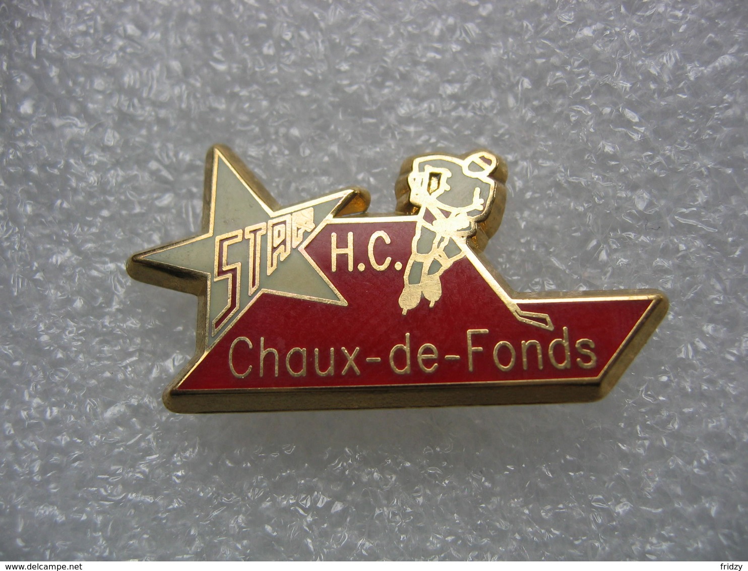 Pin's Du Hockey Club De La Ville De La Chaux-de-Fonds En Suisse, Numéroté 309 - Skating (Figure)