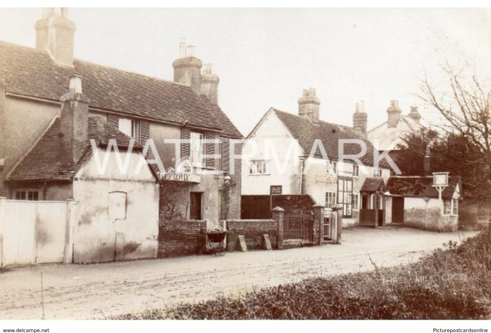 THREE MILE CROSS SHINFIELD OLD R/P POSTCARD BERKSHIRE - Sonstige & Ohne Zuordnung