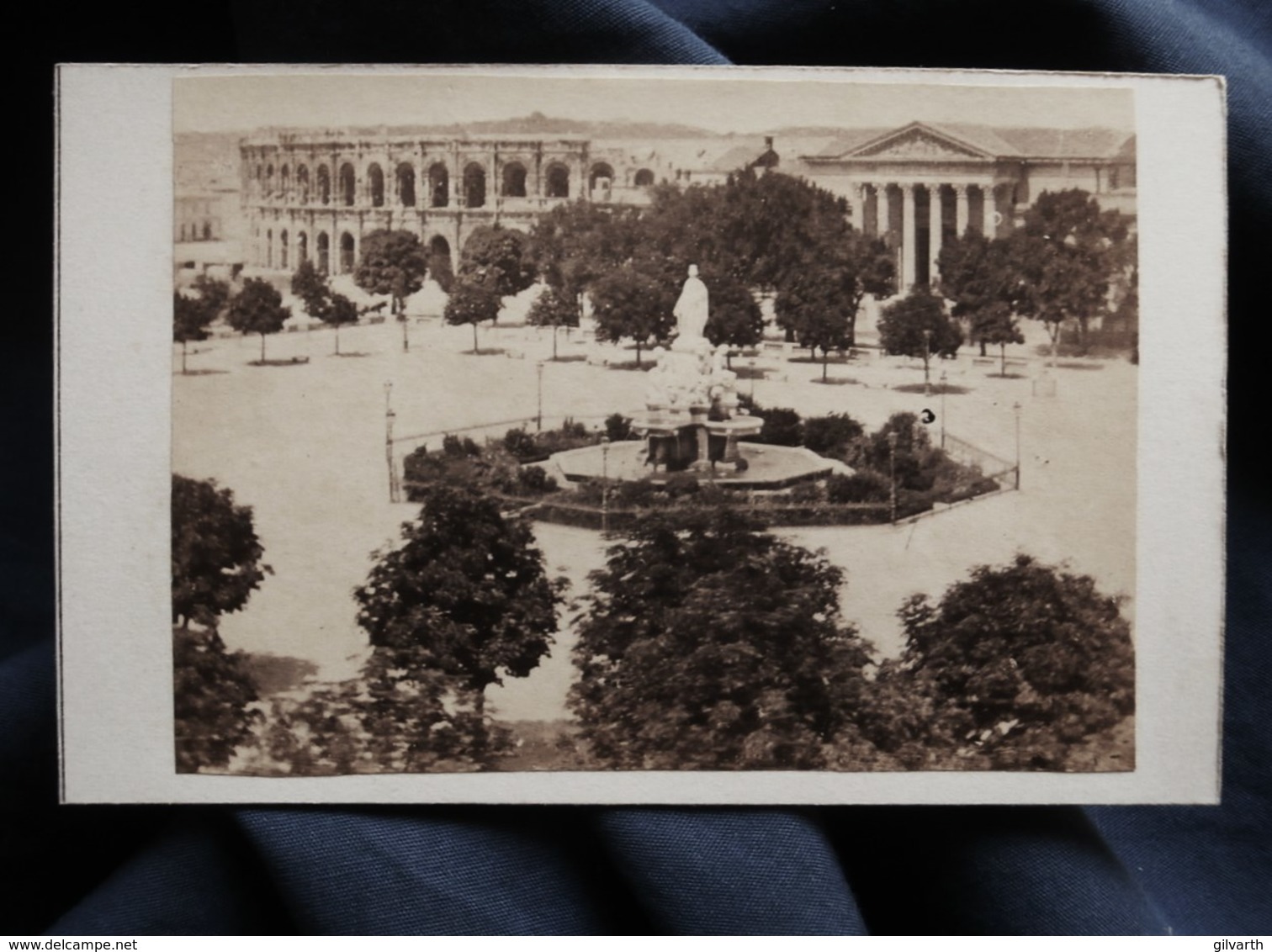 Photo CDV  Arene Et Palais De Justice à Nimes  CA 1870-75 - L498K - Old (before 1900)