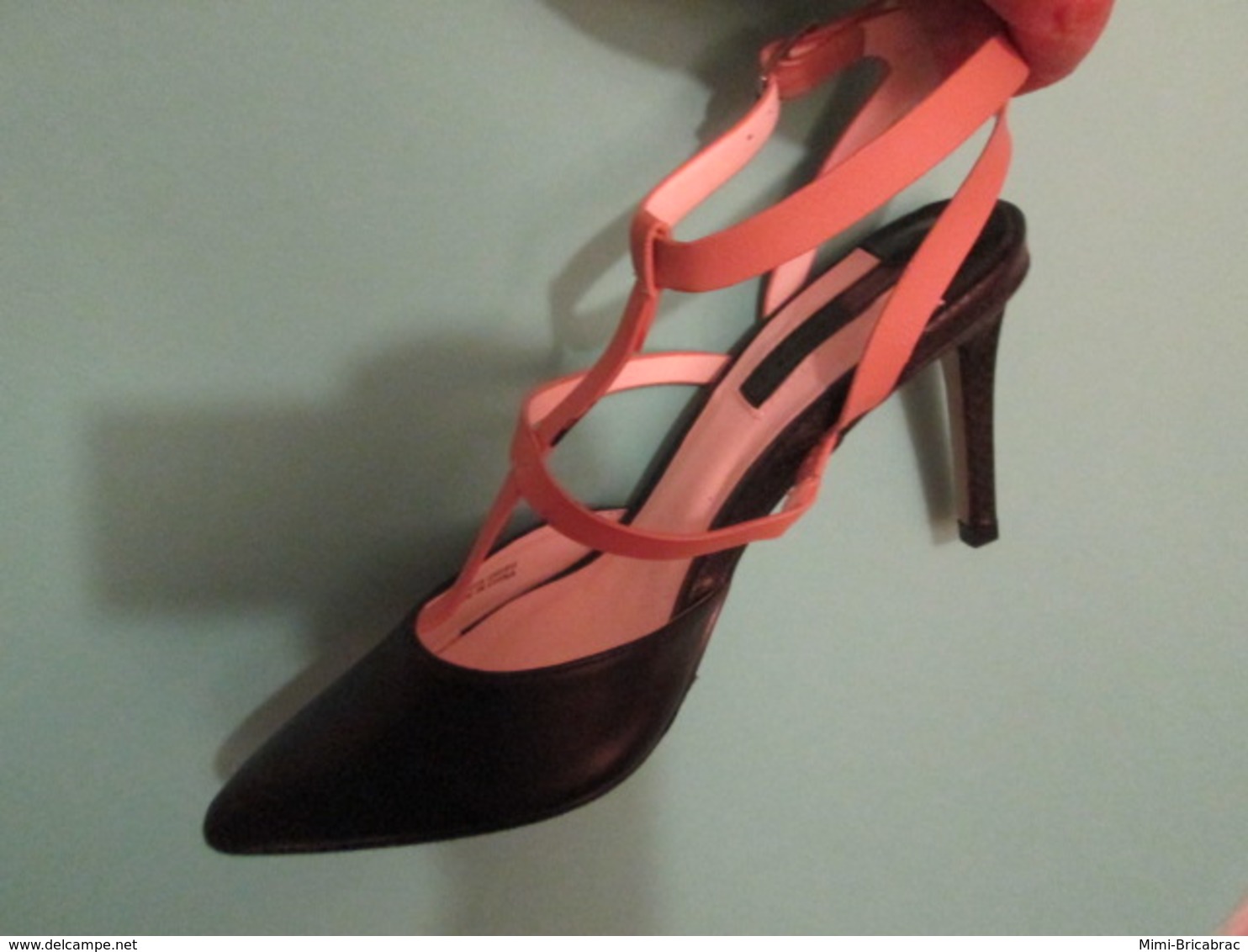 Chaussures Femmes  Taille 38 état Neuf, Talon 8 Cm , Très élégant Et Féminin - Schuhe