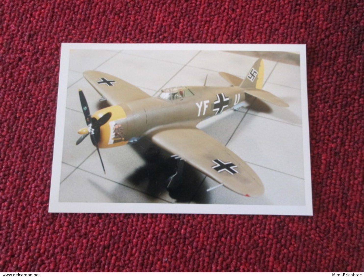 CAGI3 Format Carte Postale Env 15x10cm : SUPERBE (TIRAGE UNIQUE) PHOTO MAQUETTE PLASTIQUE 1/48e P-47D THUNDERBOLT CAPTUR - Vliegtuigen