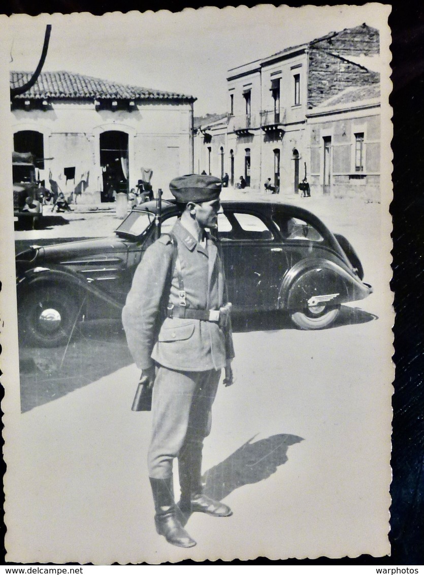 GERMAN Photo WW2 WWII ARCHIVE : LUFTWAFFE Av PEUGEOT 202 - 302 - Guerre, Militaire