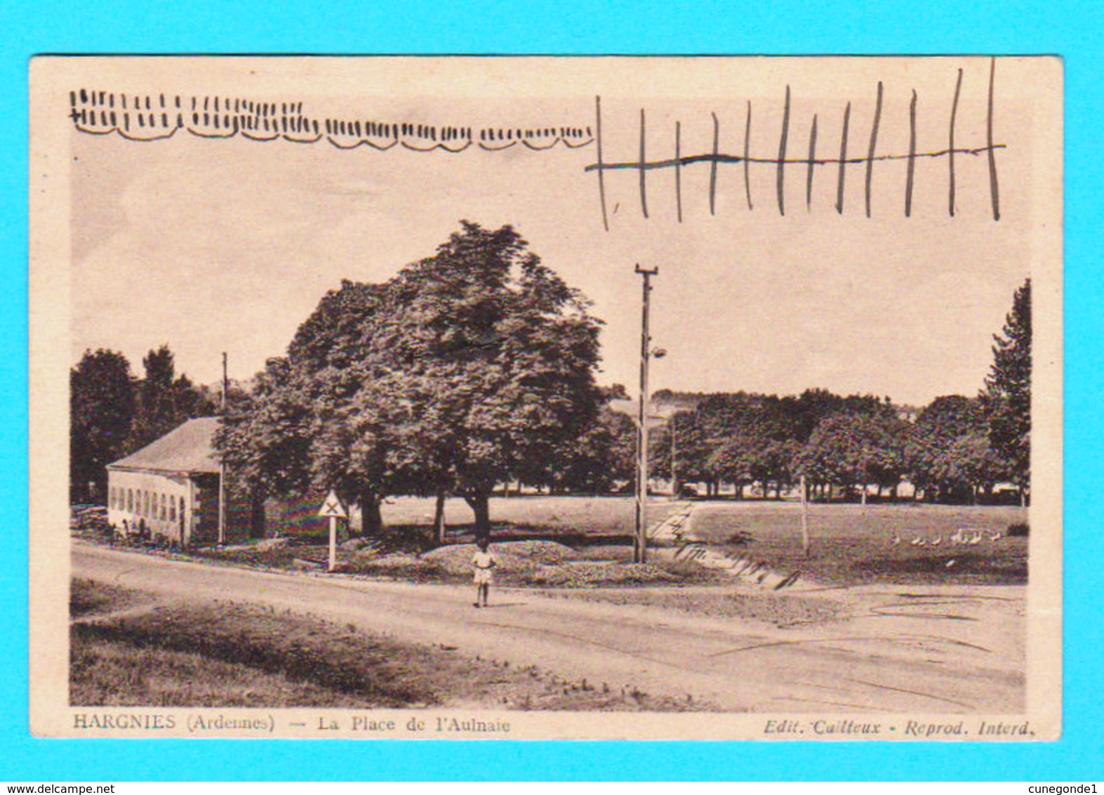 CPSM HARGNIES ( Ardennes ) La Place De L'Aulnaie - Petite Anim. - Circulée En 1938 - Edit. Cailteux - 2 Scans - Other & Unclassified