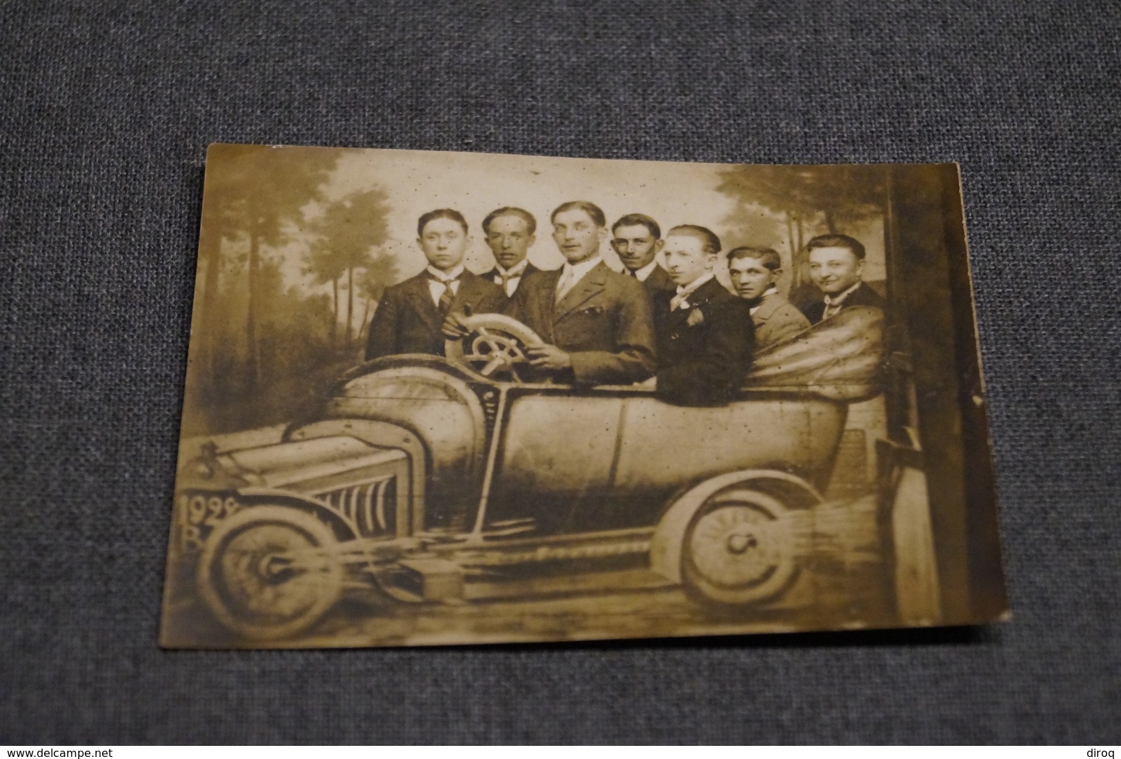 Ancienne Photo De 1924,photo Trucage,groupe Dans Un Vieux Tacot,ancètre,originale,9 Cm. / 6 Cm.collection - Automobile