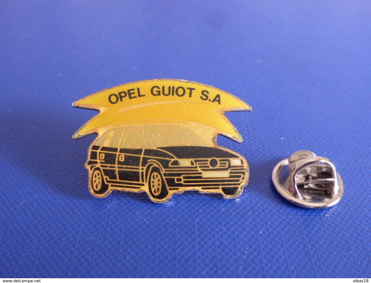 Pin's Opel Guiot SA - Concessionnaire Garage Livry Gargan - Voiture Automobile (JE19) - Opel