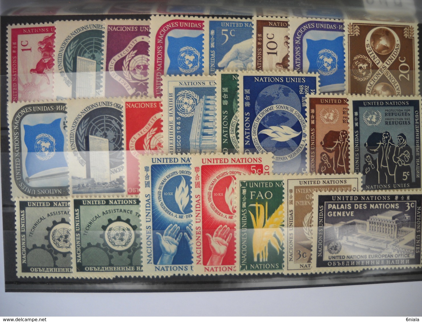 1325  NATIONS UNIES Lot De 22 Timbres   Neufs  Certains Avec Charnières Lot 1 - Other & Unclassified