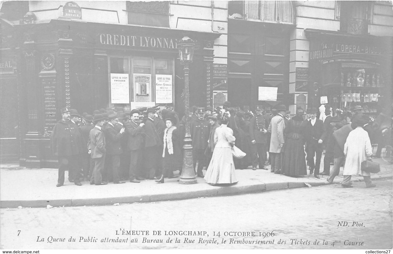 PARIS-75008-EMEUTE DE LONGCHAMPS 14/10/1906? LA QUEUE DU PUBLIC ATTENDANT DU BUREAU DE LA RUE ROYALE LES REMBOURSEMENTS - Arrondissement: 08