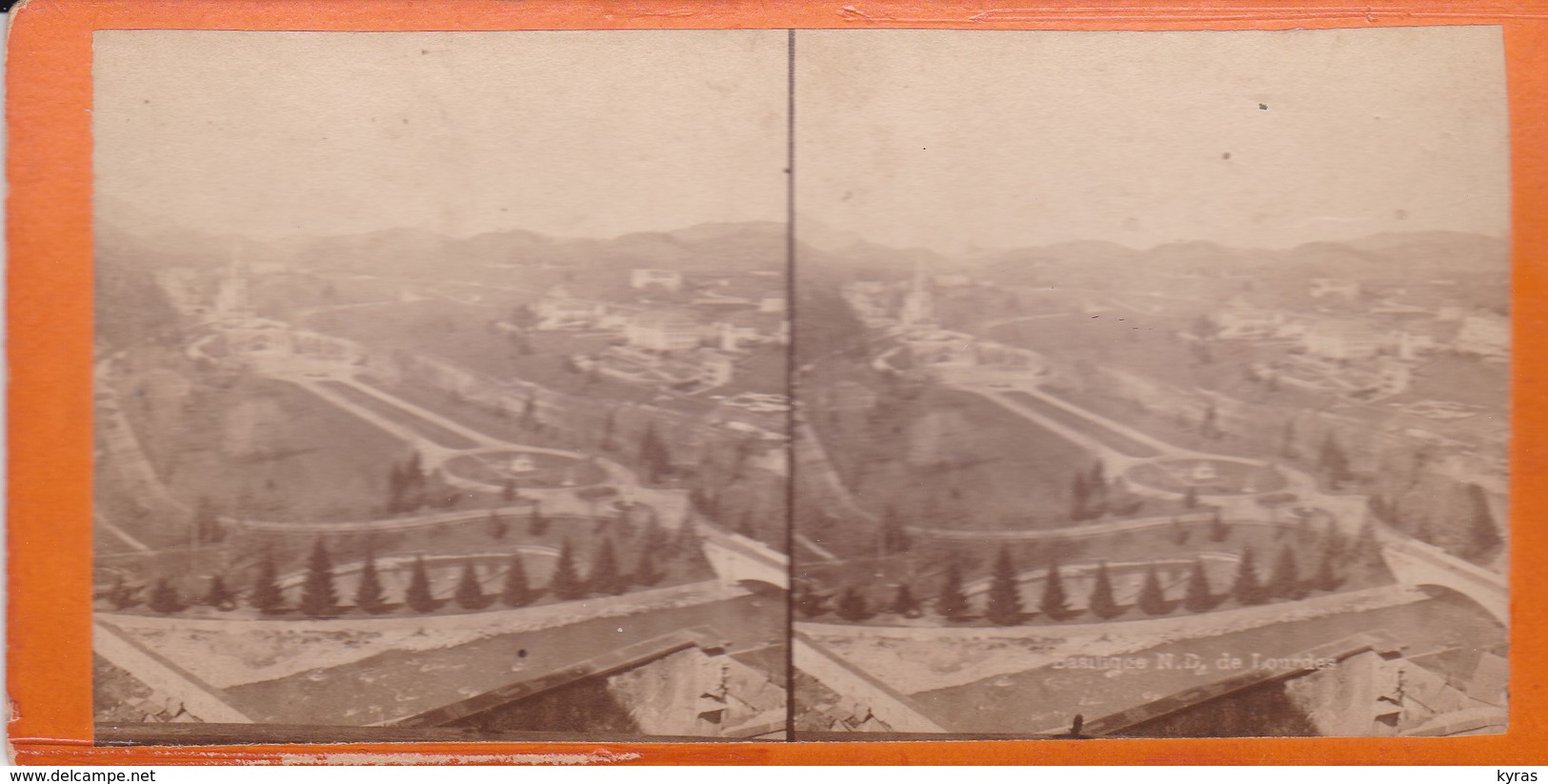 Carte STEREOSCOPIQUE LOURDES . Basilique N-D. De Lourdes (Sur Carton Rigide 8,5 X 18 Photo P. VIRON Lourdes) - Stereoskopie