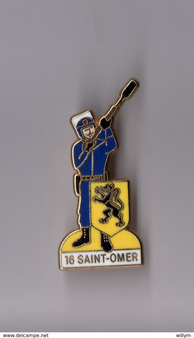 Pin's Police / CRS Compagnie Républicaine De Sécurité 16 Saint Omer (zamac Doré) Hauteur: 3,5 Cm - Police