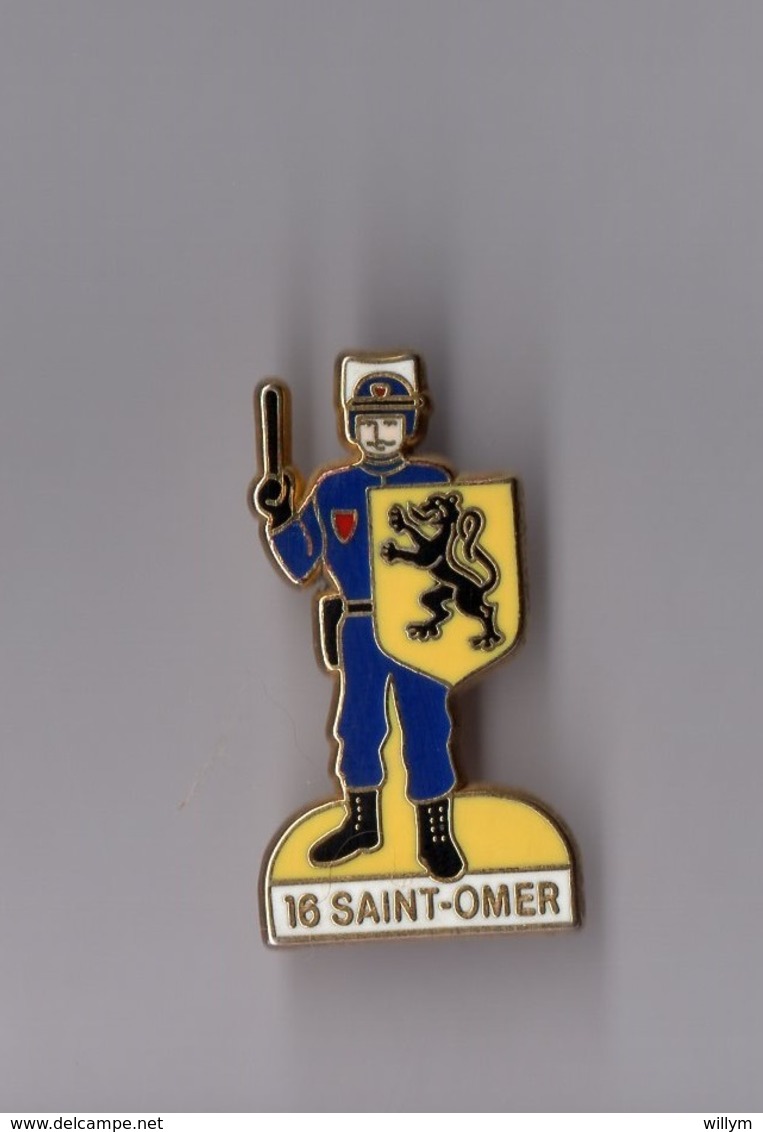 Pin's Police / CRS Compagnie Républicaine De Sécurité 16 Saint Omer (zamac Doré) Hauteur: 3,5 Cm - Police