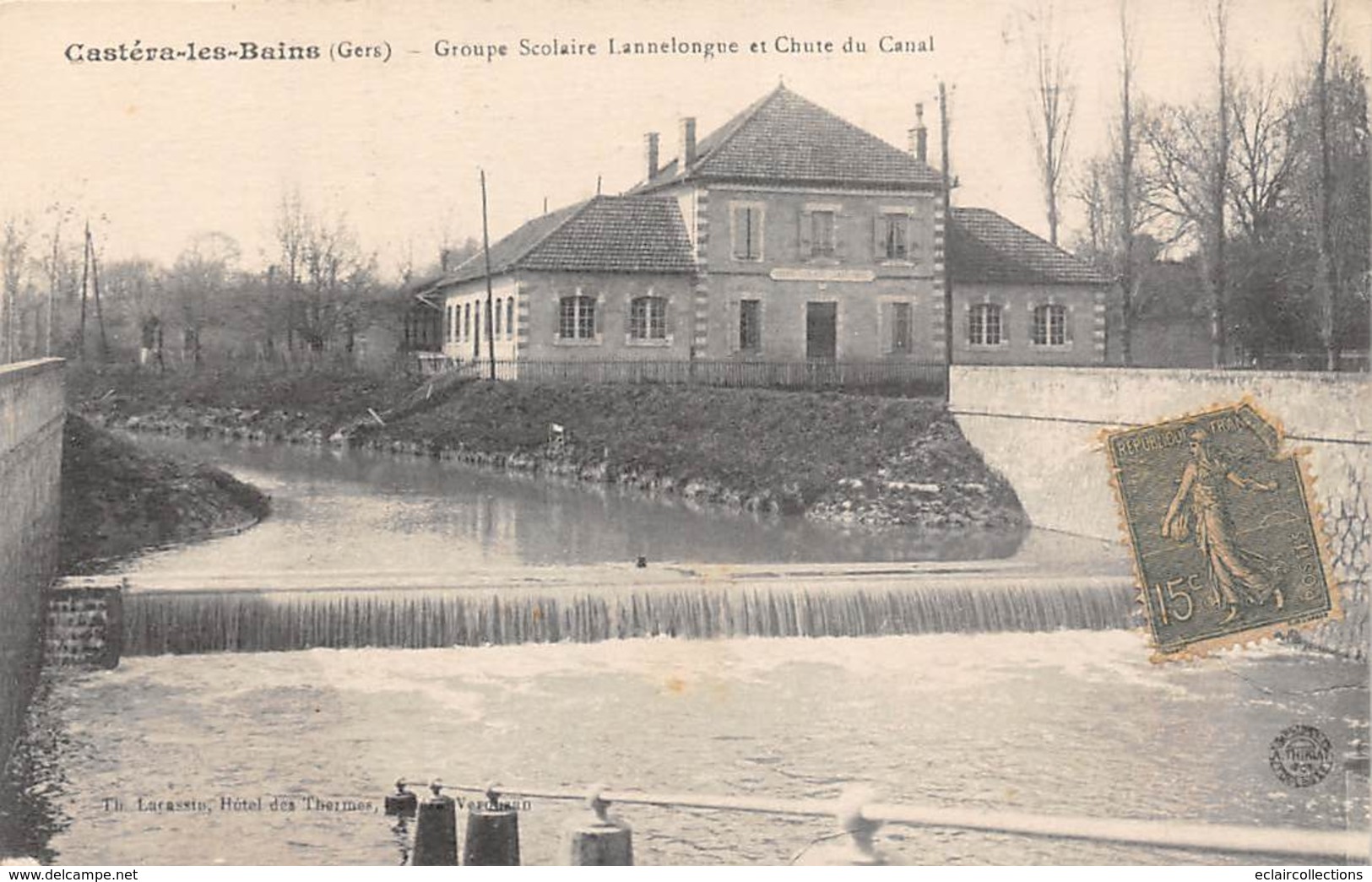 Castéra Les Bains           32         Groupe Scolaire Et Chute Du Canal        (Coupure. Voir Scan) - Sonstige & Ohne Zuordnung