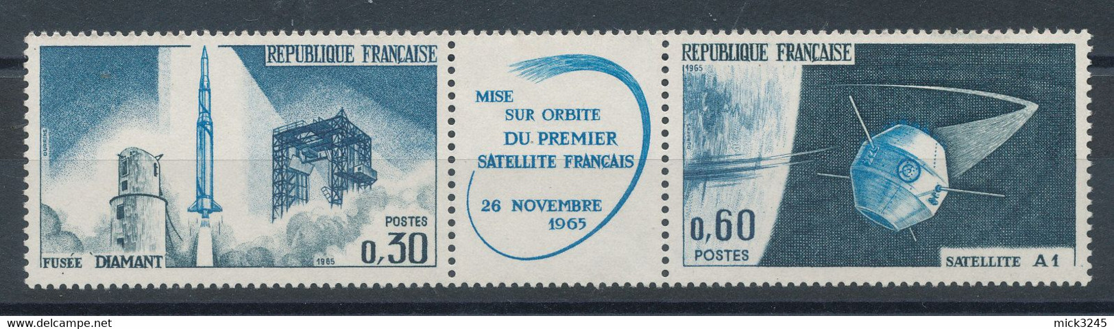 1465A** Premier Satellite Français (Triptyque) - Unused Stamps