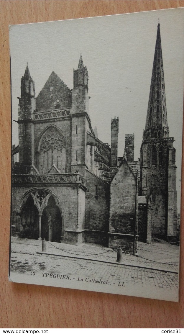 CPA -  43. TREGUIER - La Cathédrale - Tréguier