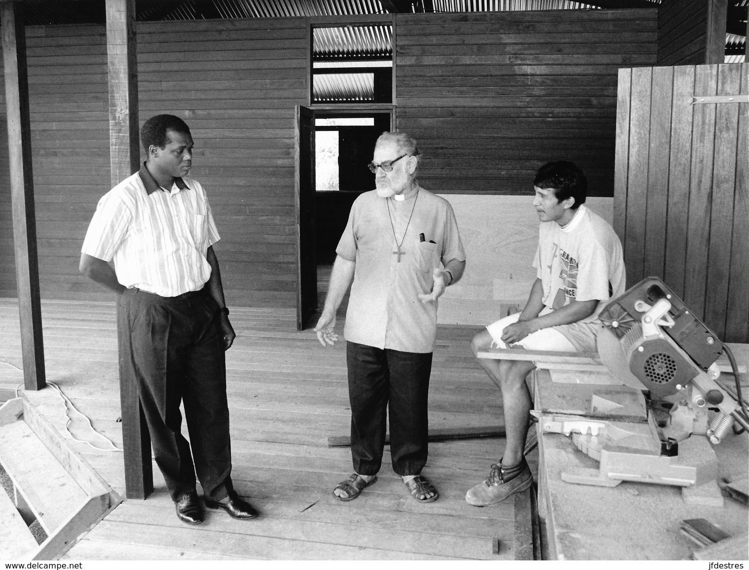 Photo Guyane Française, Construction Du Monastère Du Lac Bleu à St Laurent De Maroni Ph. Vivant Univers - Lieux