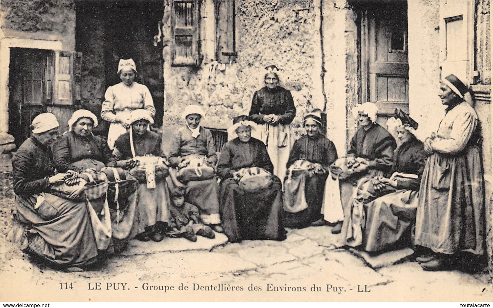 CPA 43 LE PUY EN VELAY GROUPE DE DENTELLIERES DES ENVIRONS DU PUY - Le Puy En Velay