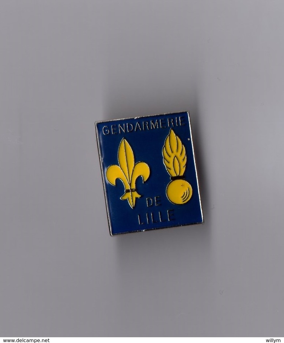 Pin's Police / Gendarmerie De Lille (époxy Base Argentée) Hauteur: 2,3 Cm - Police