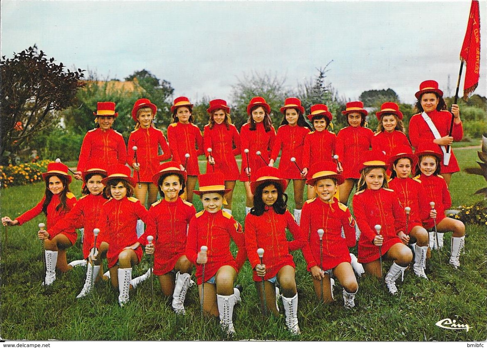 Section Des MINI-MAJORETTES Championne De France Catégorie Honneur -  Royan 14-15- Juin 1975  70100 GRAY - Gray