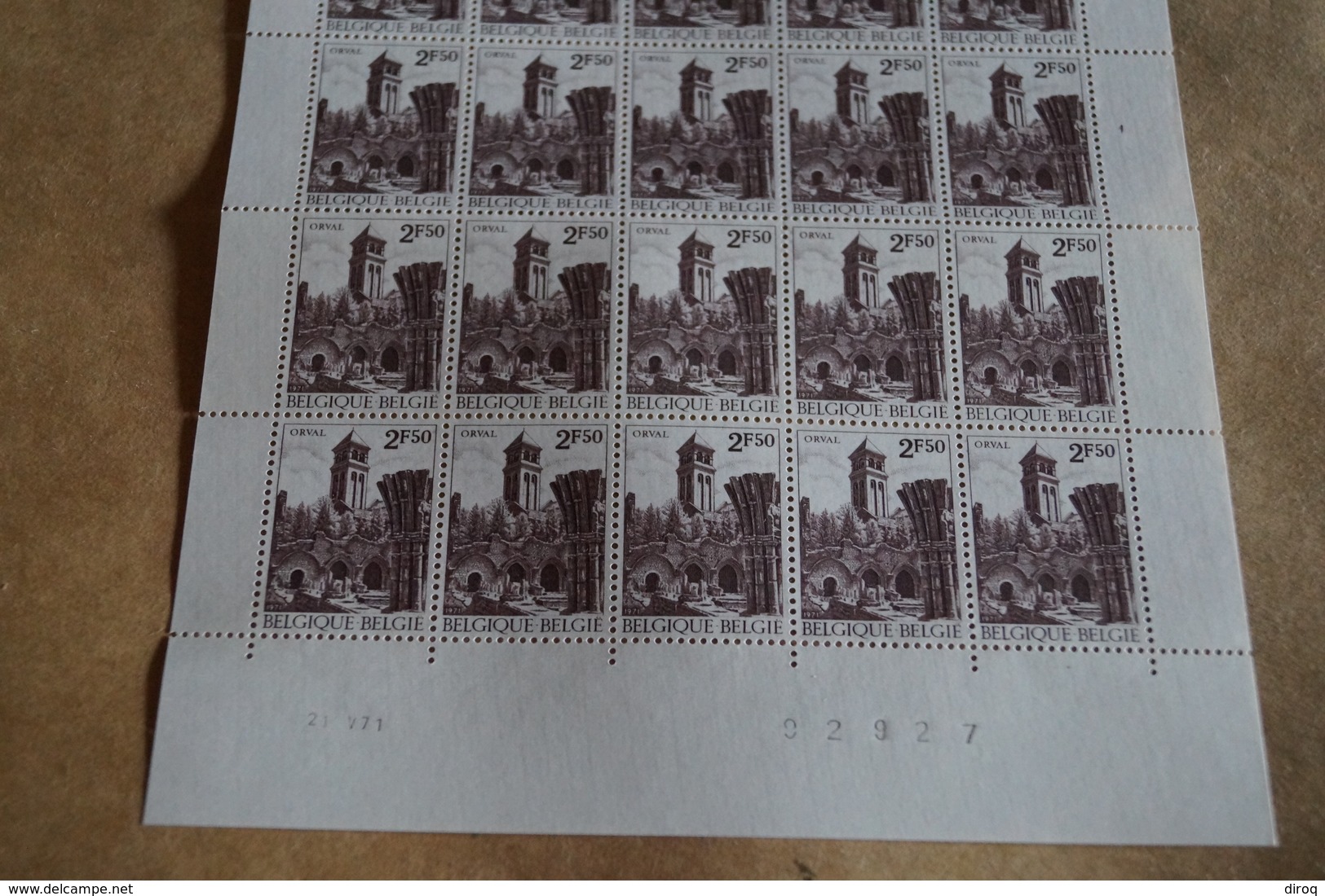 RARE Feuille complète Abbaye d'Orval,30 timbres à 2,50 F.+ livret,1971,strictement neuf avec gomme,collection