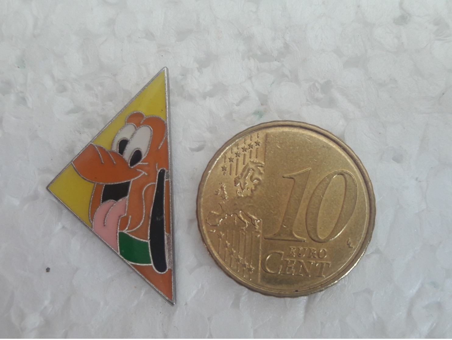 PINS DISNEY  TETE DE DINGO - Disney