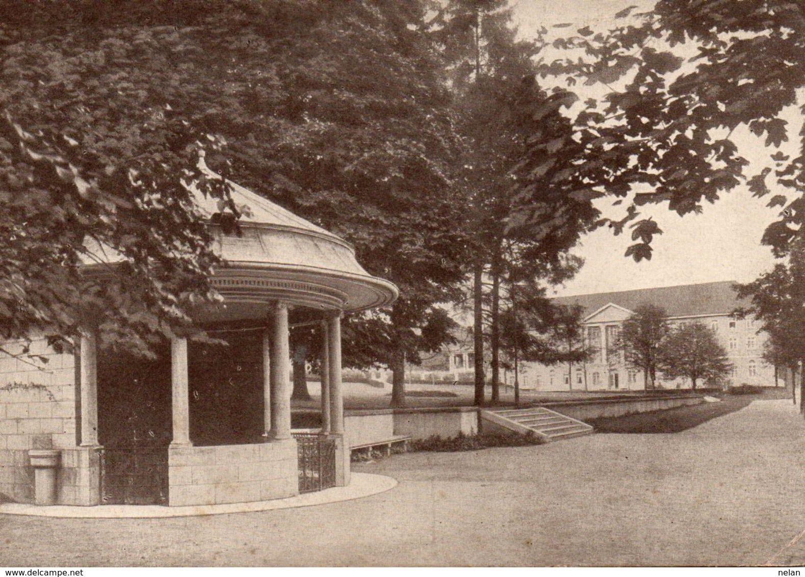 BAD EILSEN-JULIANENBRUNNEN IM HINTERGRUNDE KURMITTELHAUS - Schaumburg