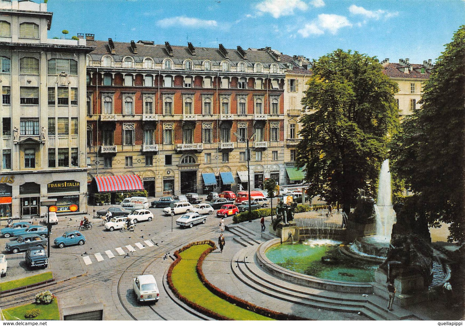 010637 "TORINO - PIAZZA SOLFERINO E FONTANA ANGELICA"  ANIMATA, AUTO, TRANSITALIA. CART NON SPED - Piazze