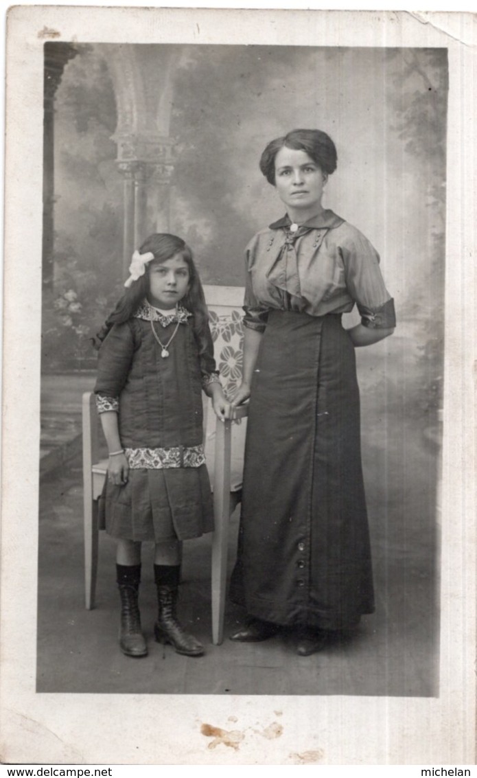 CPA JEUNE FEMME AVEC SA FILLE  1914-1918---TROUVEE DANS UN LOT FAMILLE WILMART HAUTMONT-TAMPON LANGENSALZA ( CAMP ) - Weltkrieg 1914-18