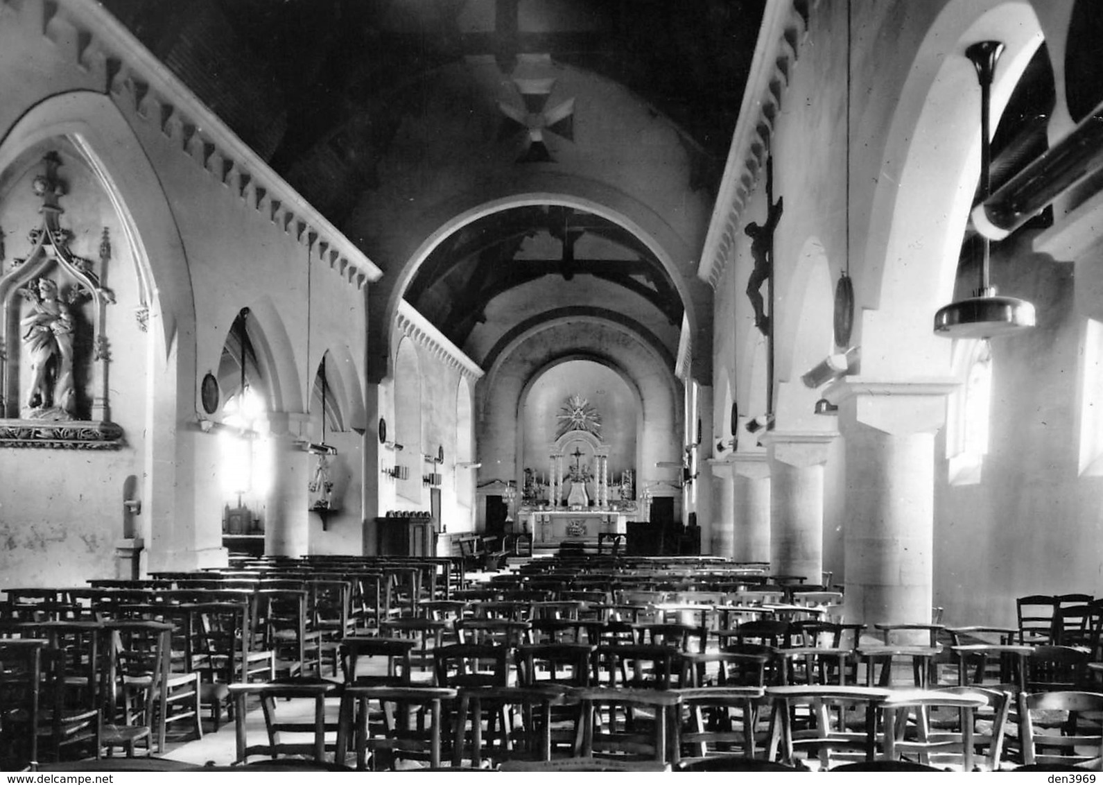 Le MERLERAULT - Intérieur De L'Eglise - Edition L. Herault, Bellême - Le Merlerault