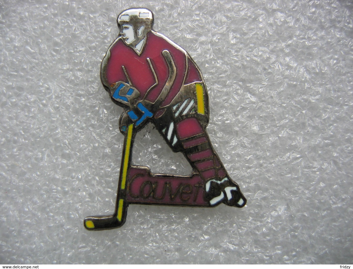 Pin's Club Hockey Sur Glace De La Commune De COUVET - Pattinaggio Artistico