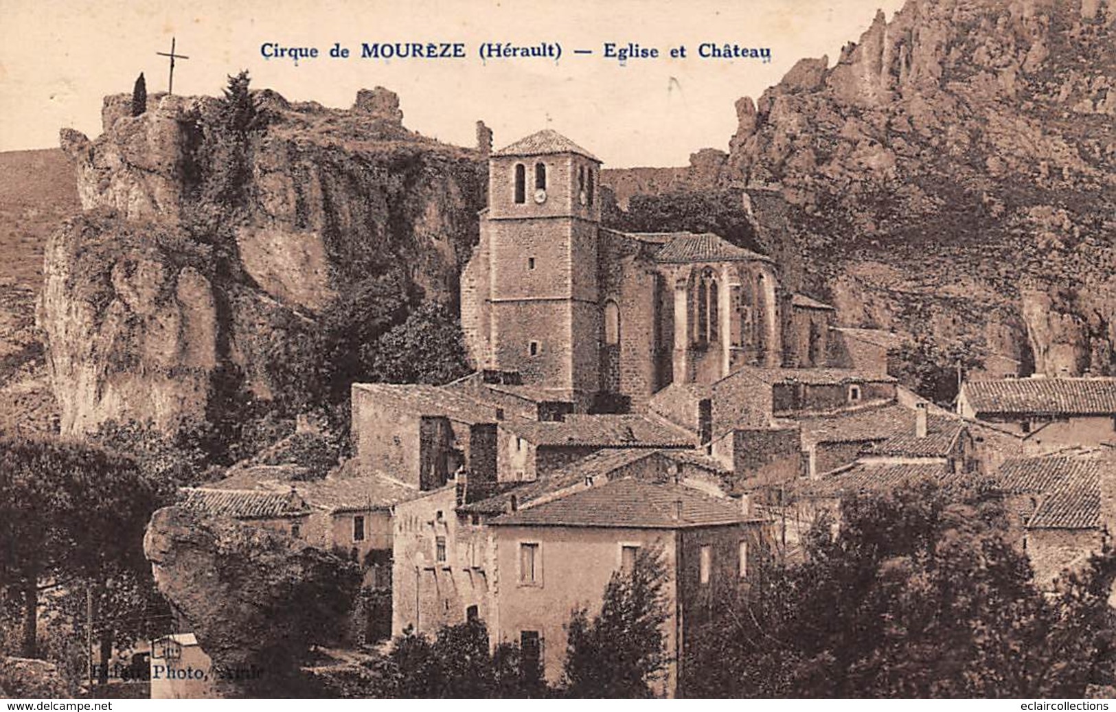 Mourèze         34         Eglise Et Château      Voir Scan) - Andere & Zonder Classificatie