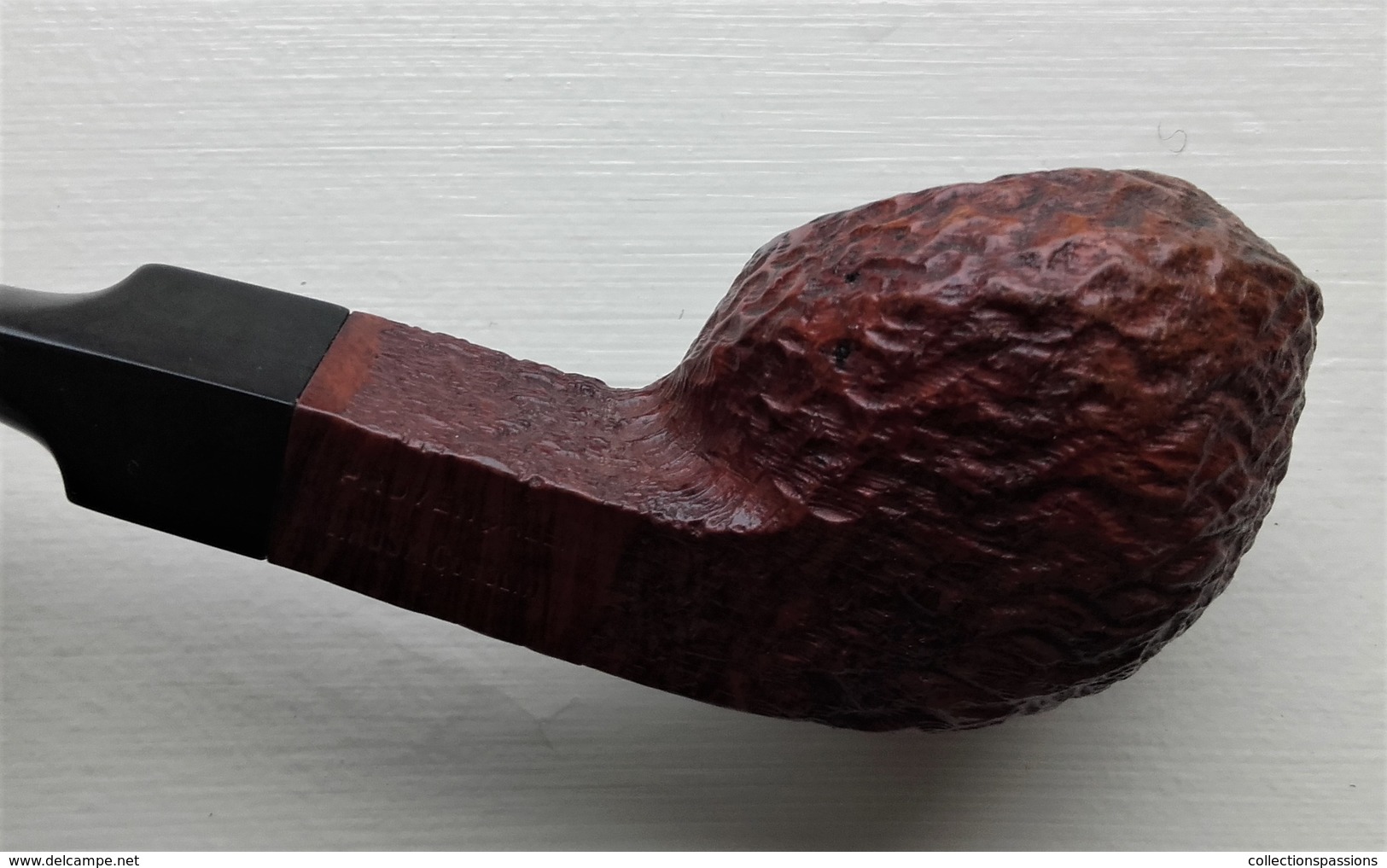 - Ancienne Pipe - PROVENCALE - L. ROUX. COGOLIN - - Pipas En Madera De Brezo ( Bruyere)