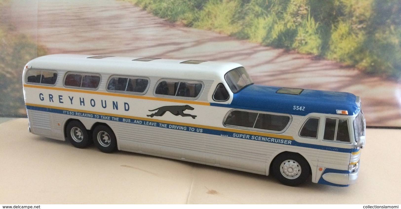 Bus Greyhound Scenicruiser  1956 - échelle 1/43  Neuf Métal - Voir Photos (envoie Colissimo) - Nutzfahrzeuge