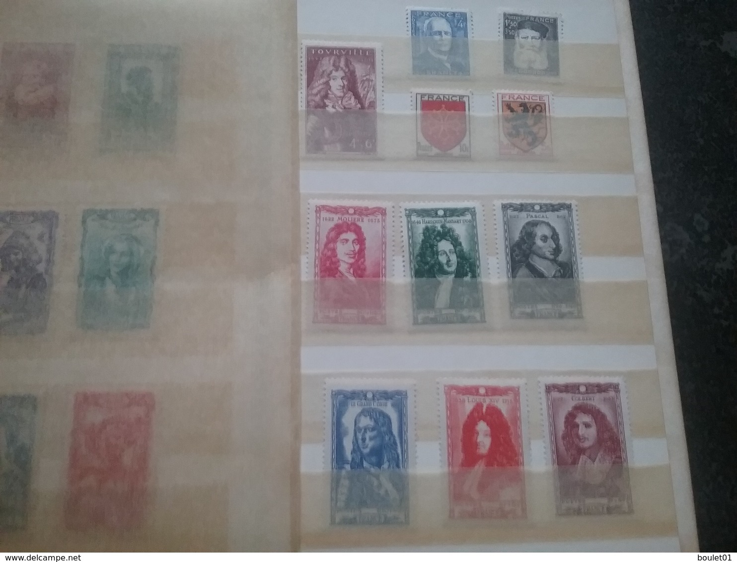 Allbum de timbre neufs avec charnière ou sans  gomme du n° 113 au n° 1022