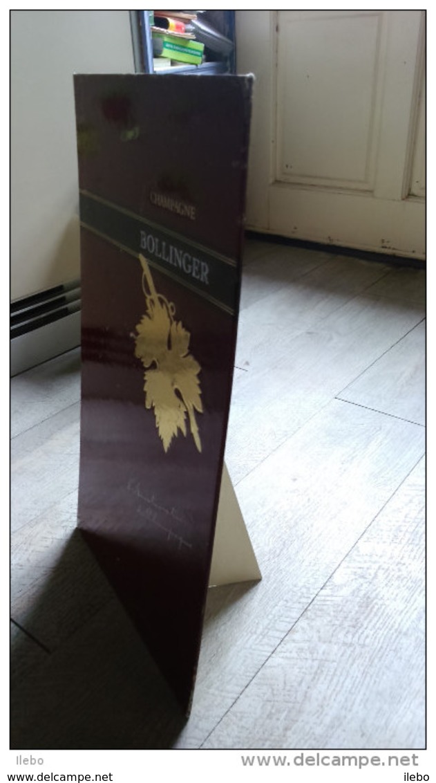 Champagne Bollinger Plaque Publicité Carton Alcool Vin Avec Support - Plaques En Carton