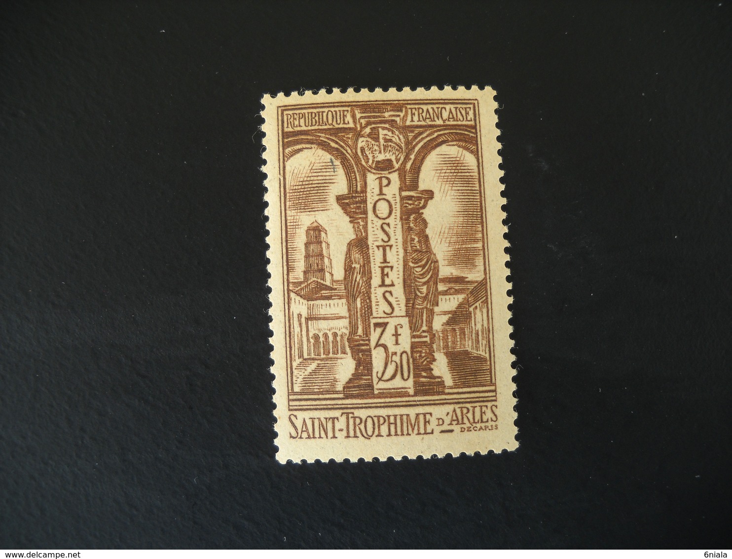 1362 FRANCE  Timbres NEUF  N° 302 *   Saint Trophime  Cote  32 Euros Charnière Infime - Other & Unclassified