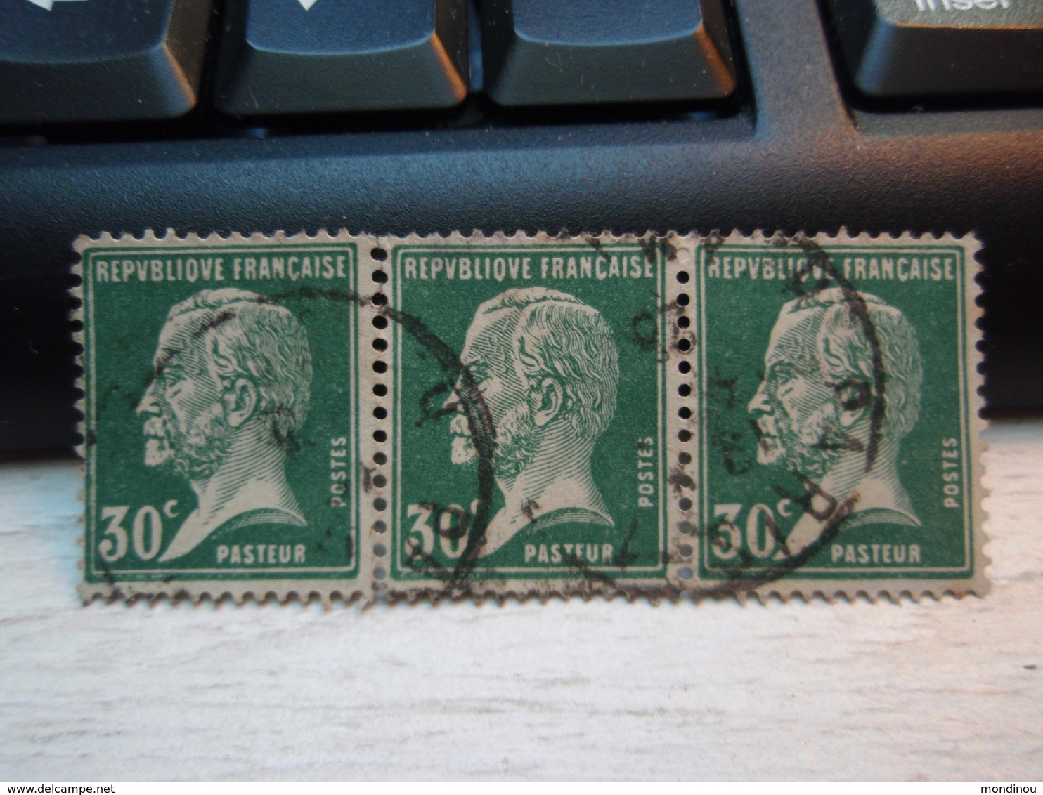 3 Timbres  Pasteur 30 C  Tellier = 174 - 1922-26 Pasteur