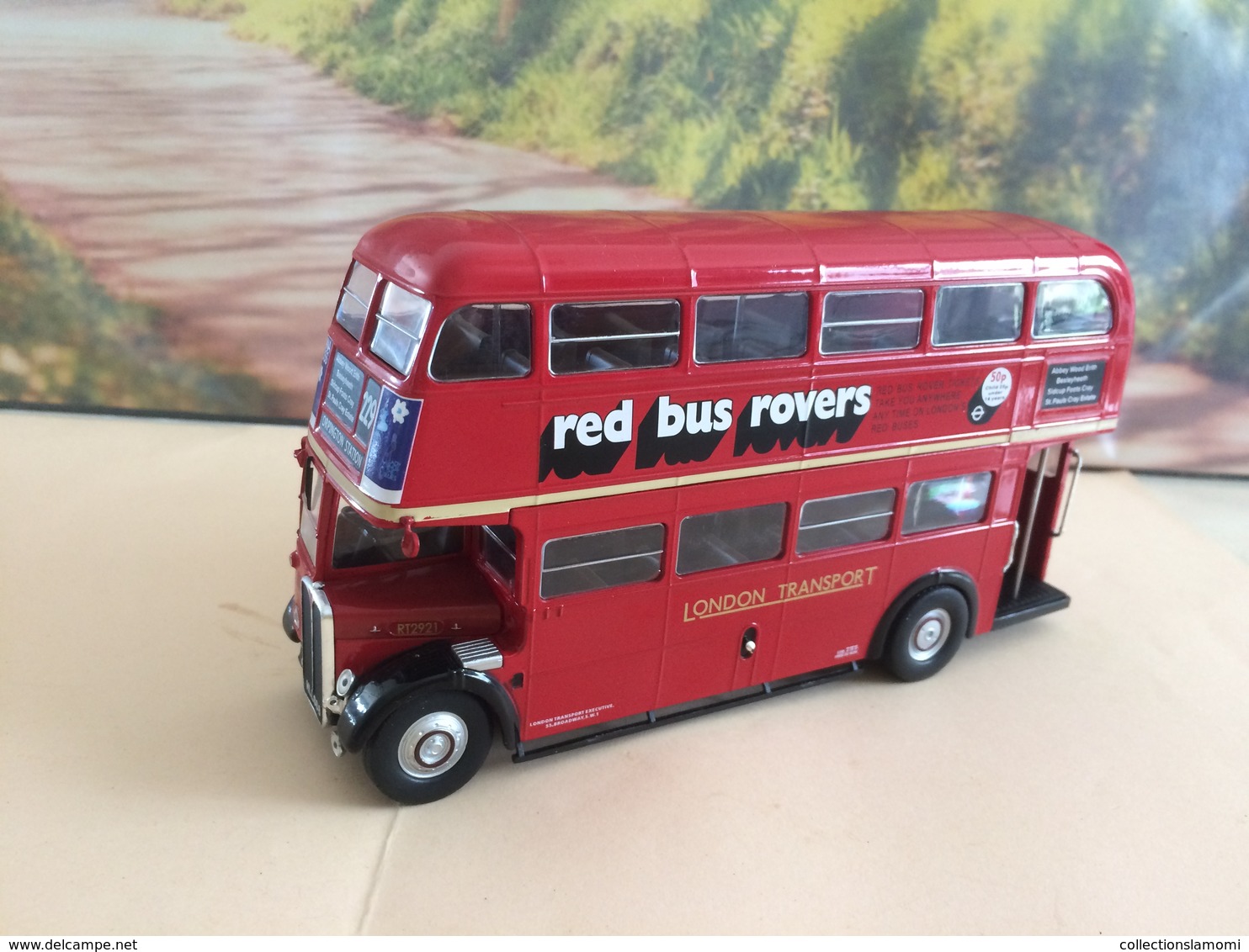 Bus- Red Bus Rovers, London Transport 1939 - échelle 1/43  Neuf Métal - Voir Photos (envoie Colissimo) - Vrachtwagens