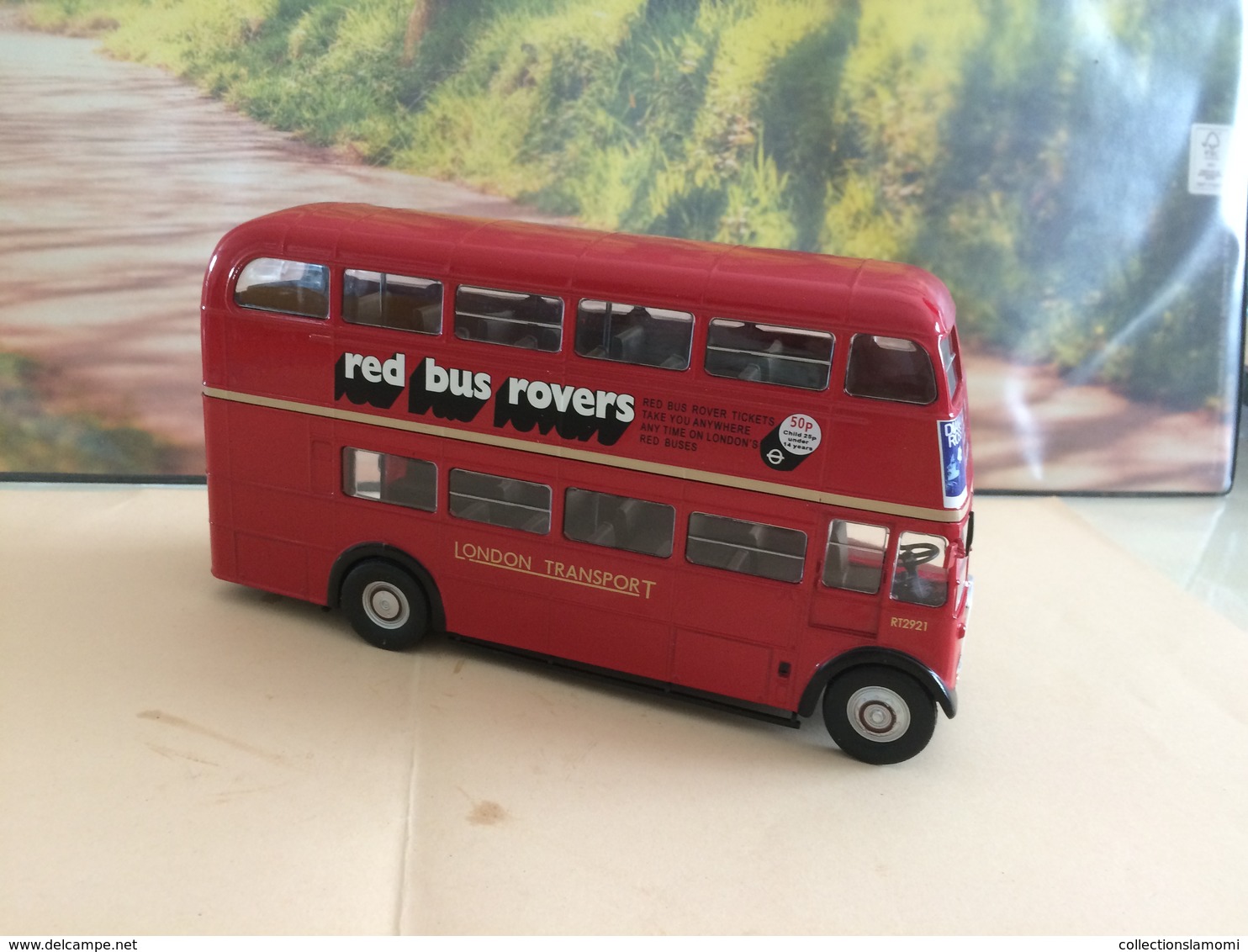 Bus- Red Bus Rovers, London Transport 1939 - échelle 1/43  Neuf Métal - Voir Photos (envoie Colissimo) - Utilitaires