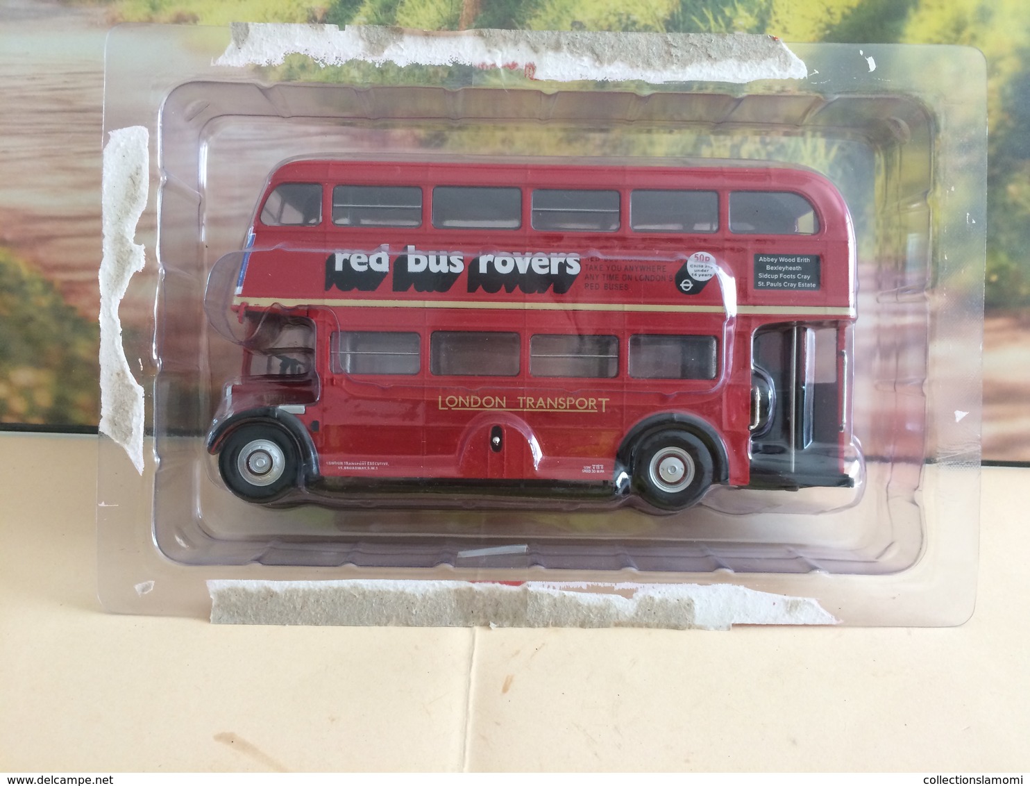 Bus- Red Bus rovers, London transport 1939 - échelle 1/43  Neuf Métal - Voir photos (envoie Colissimo)