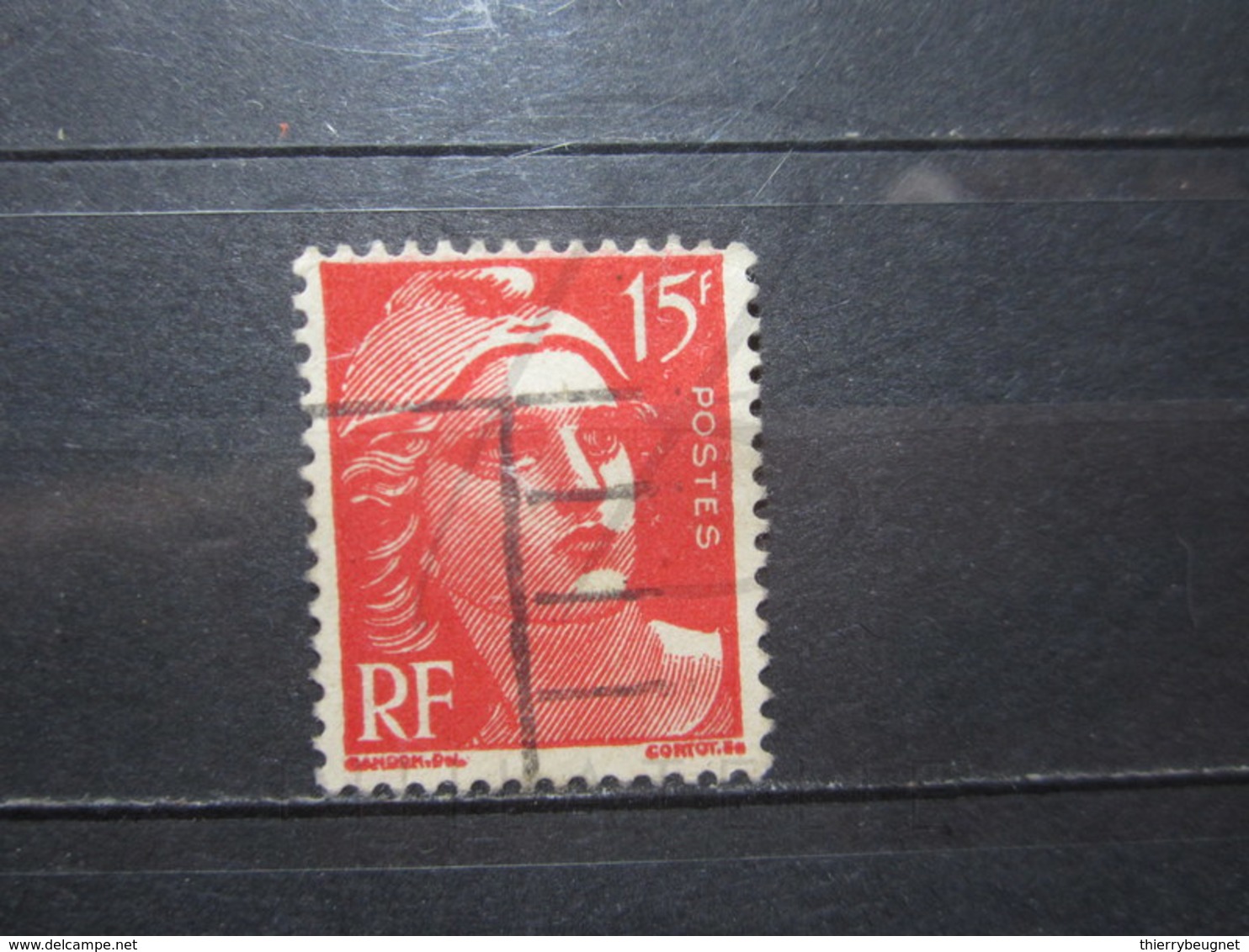 VEND BEAU TIMBRE FRANCE N° 813 , CHEVEUX EFFACES A DROITE !!! (a) - Gebraucht