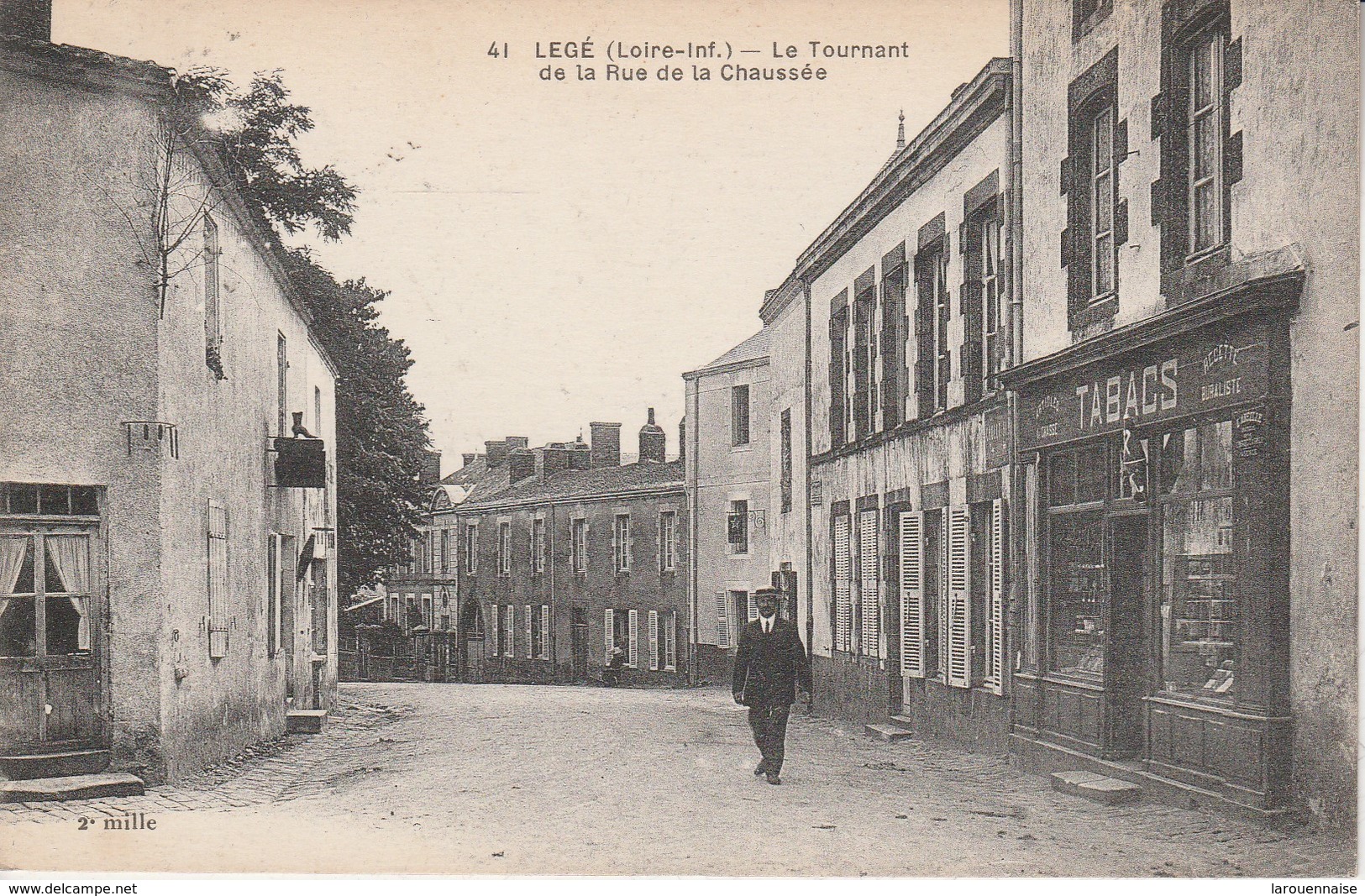 44 - LEGE - Le Tournant De La Rue De La Chaussée - Legé