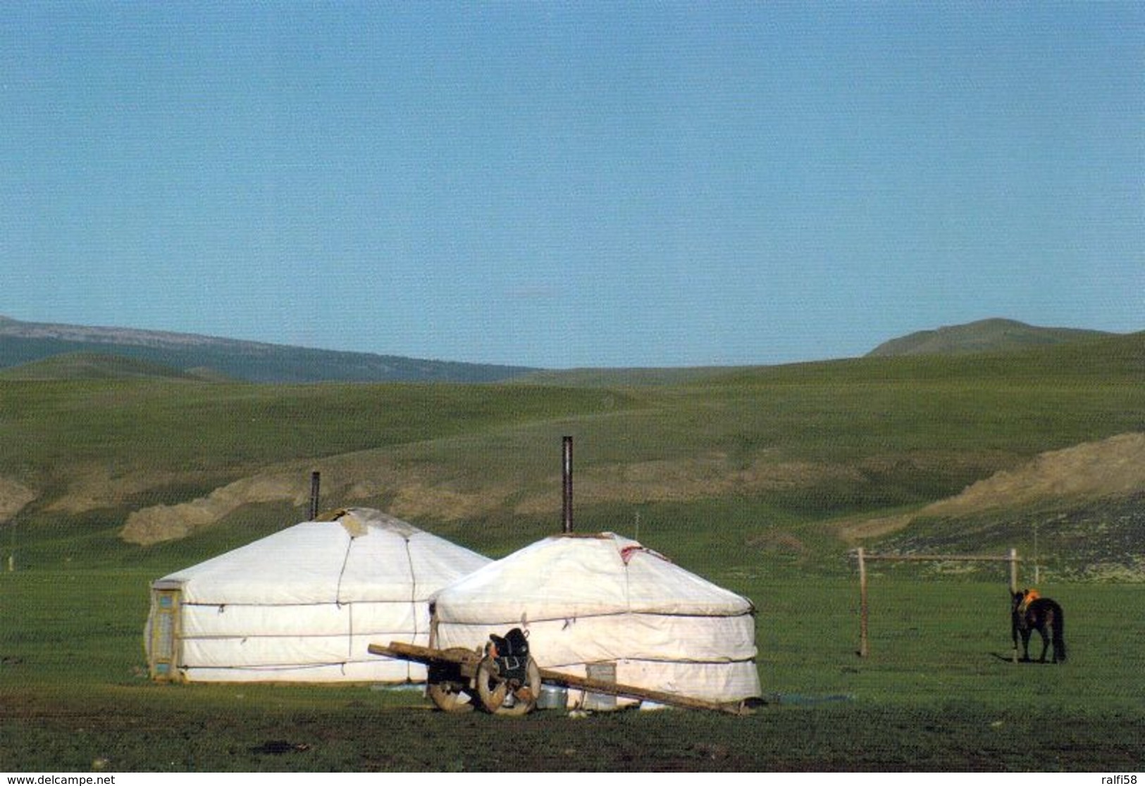 1 AK Mongolei * Jurten In Einer Landschaft In Der Mongolei * - Mongolie