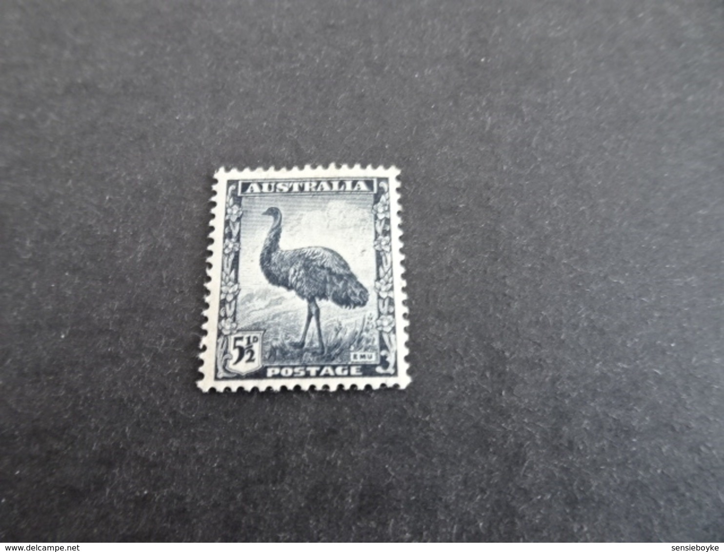 K31254 -stamp  Mint Hinged Australia 1941 - MI.168 - Emu - Autruches