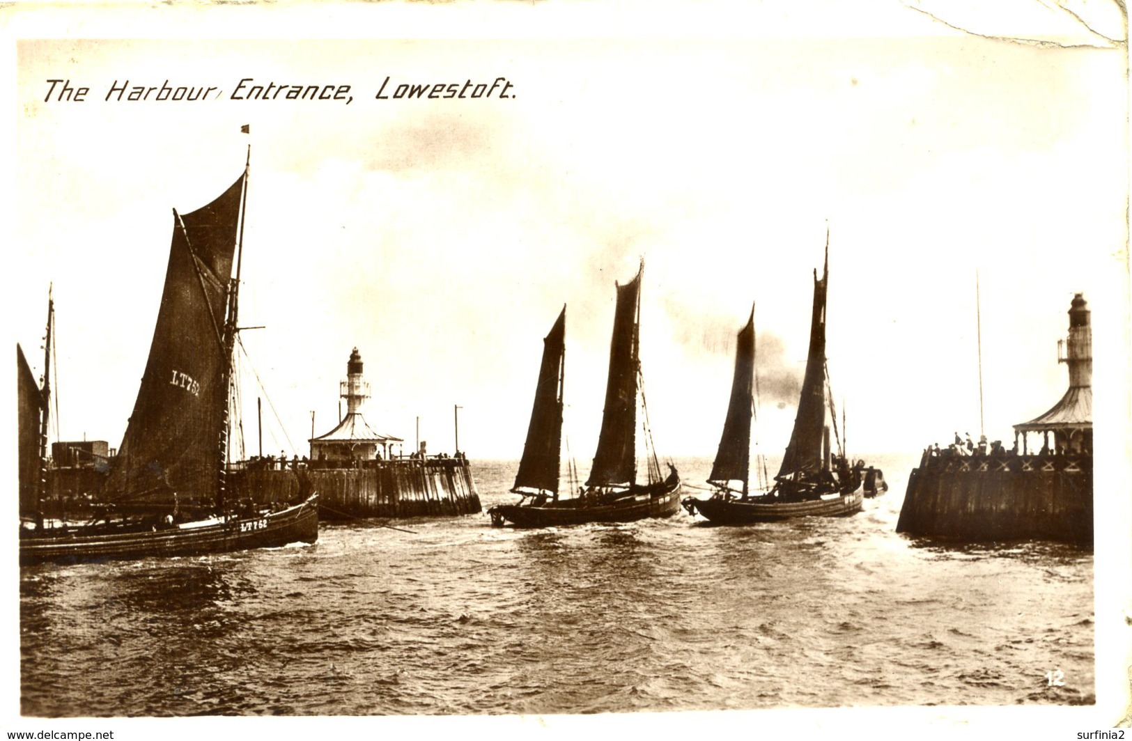 SUFFOLK - LOWESTOFT - THE HARBOUR ENTRANCE RP Suf386 - Lowestoft